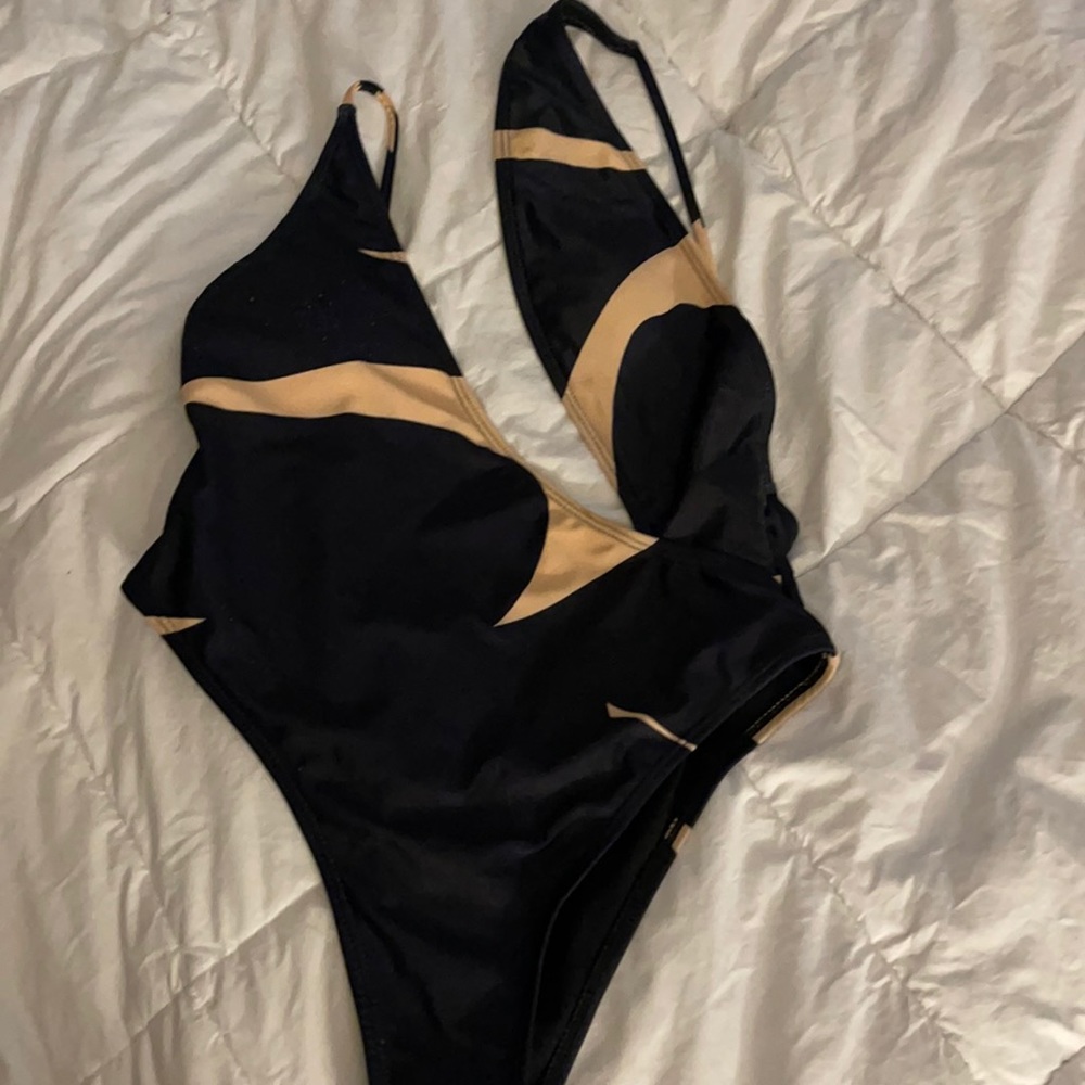 Women’s swim wear